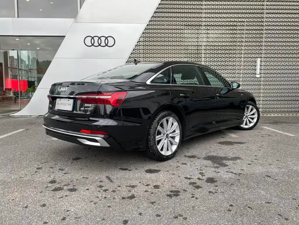 Audi A6L — фото 10