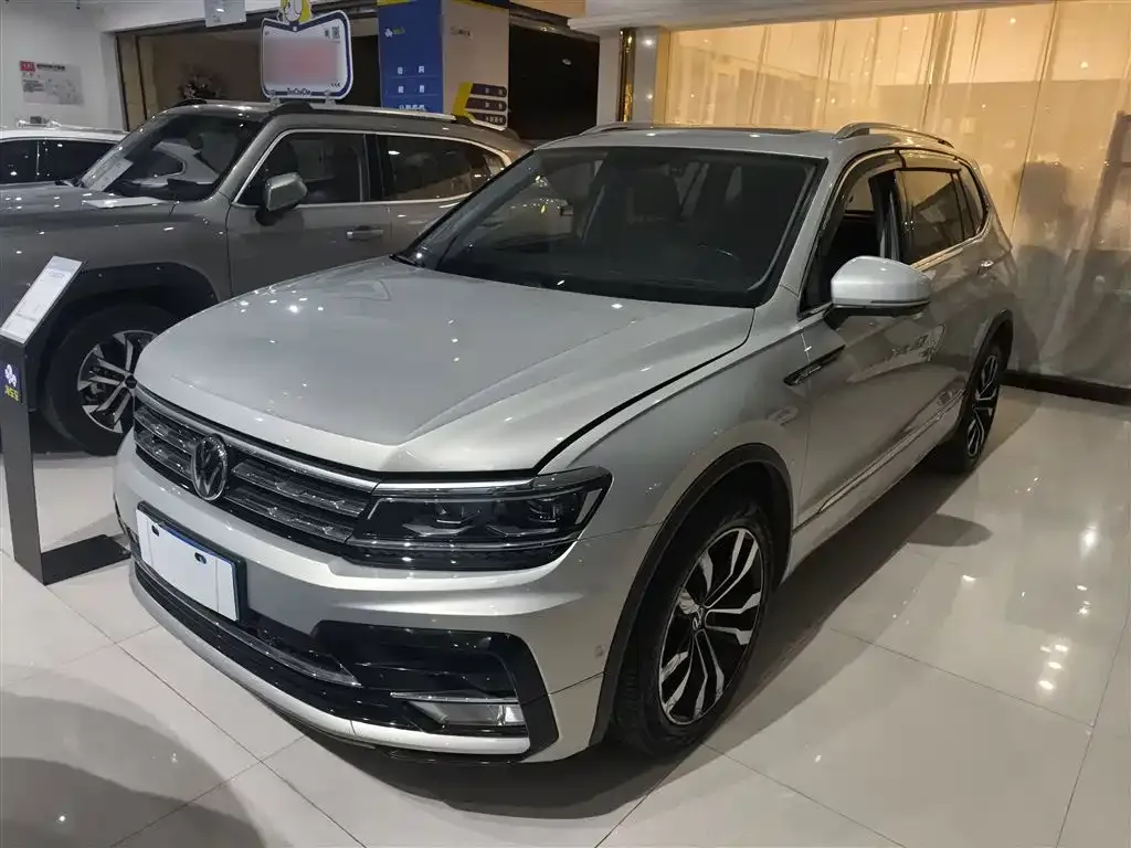 Volkswagen Tiguan L 2021 из CN, фото 4