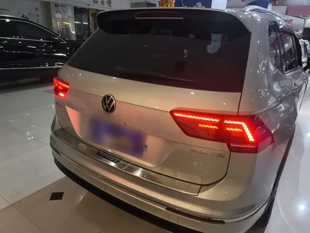Volkswagen Tiguan L 2021 из CN, фото 2