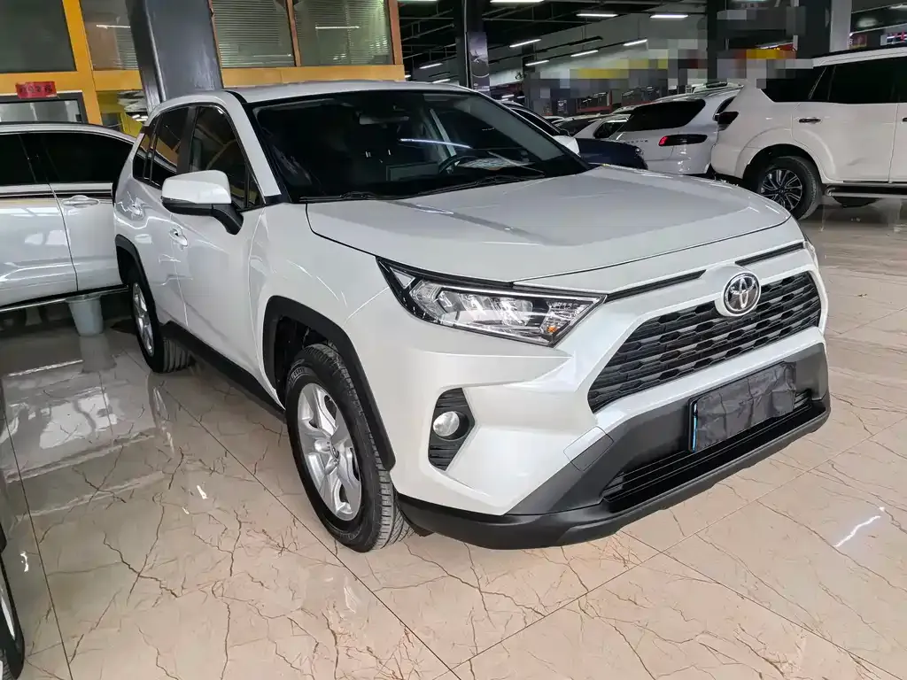 Toyota RAV4 2023 из CN, фото 3