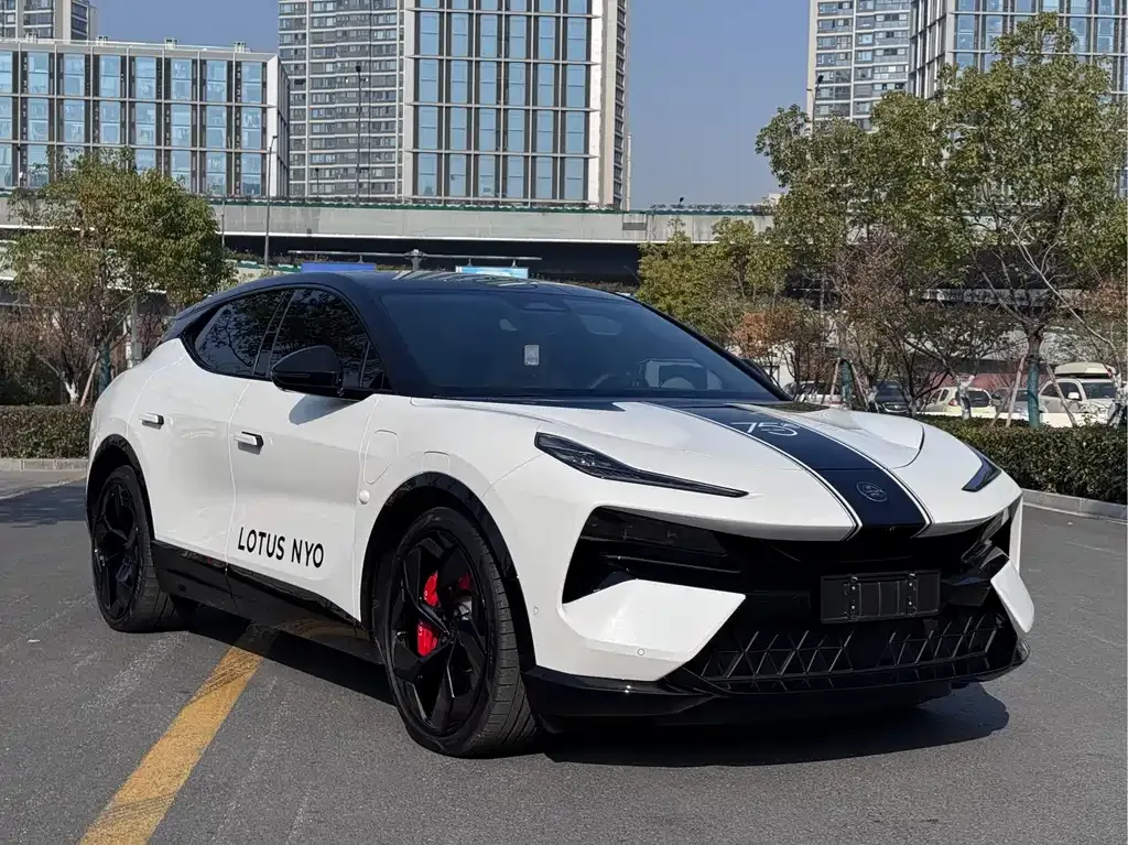 Lotus Eletre — фото 10