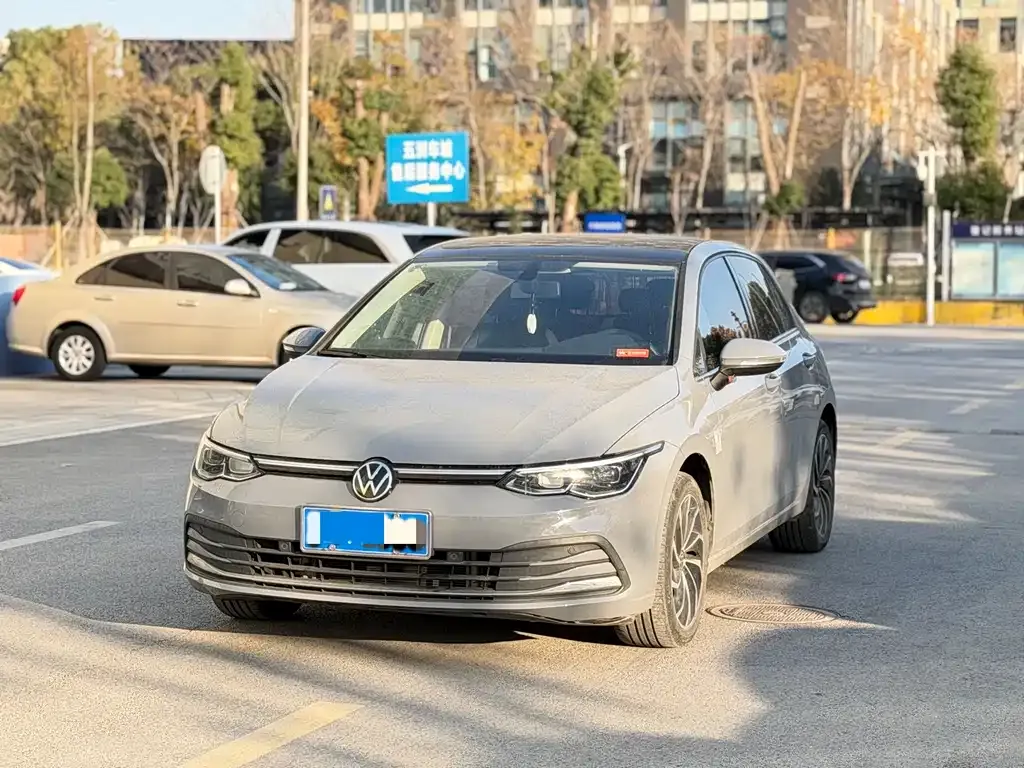 Volkswagen Golf 2023 из CN, фото 1
