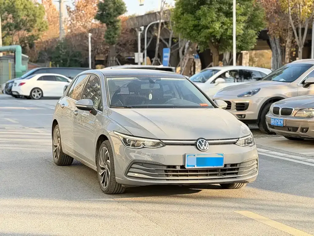 Volkswagen Golf 2023 из CN, фото 3