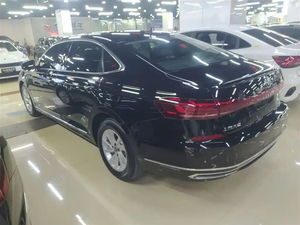 Volkswagen Passat 2023 из CN, фото 9