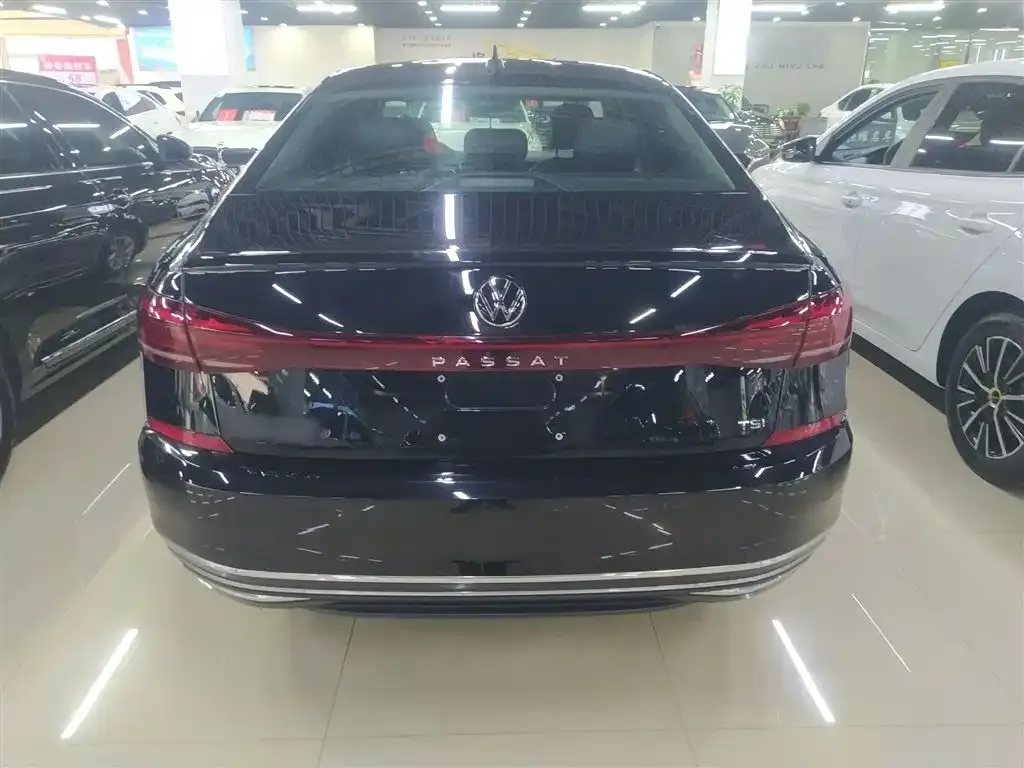 Volkswagen Passat 2023 из CN, фото 7