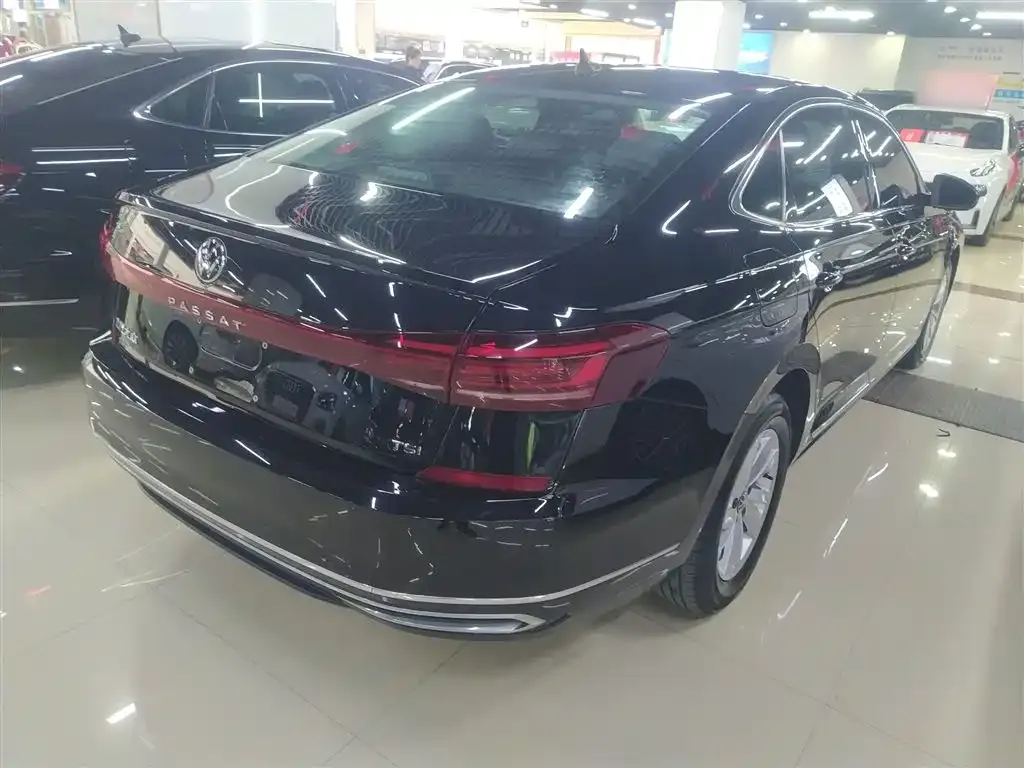 Volkswagen Passat 2023 из CN, фото 8