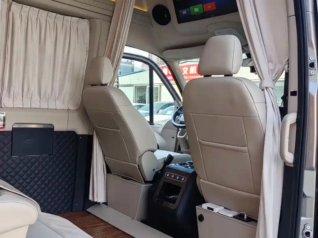 IVECO Ousheng — фото 10