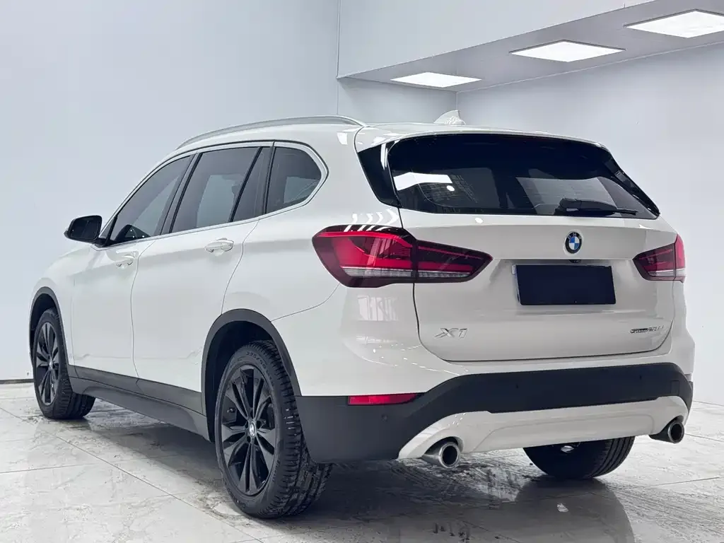 BMW X1 — фото 5