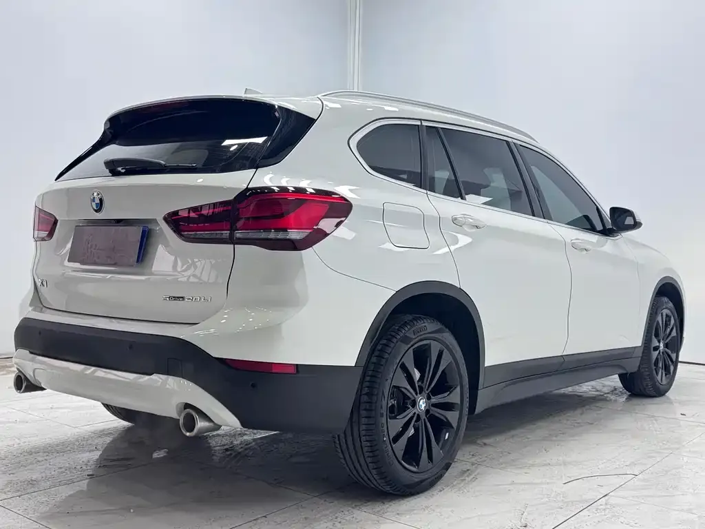 BMW X1 — фото 9