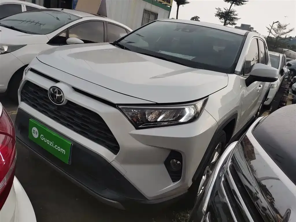 Toyota RAV4 2021 из CN, фото 1