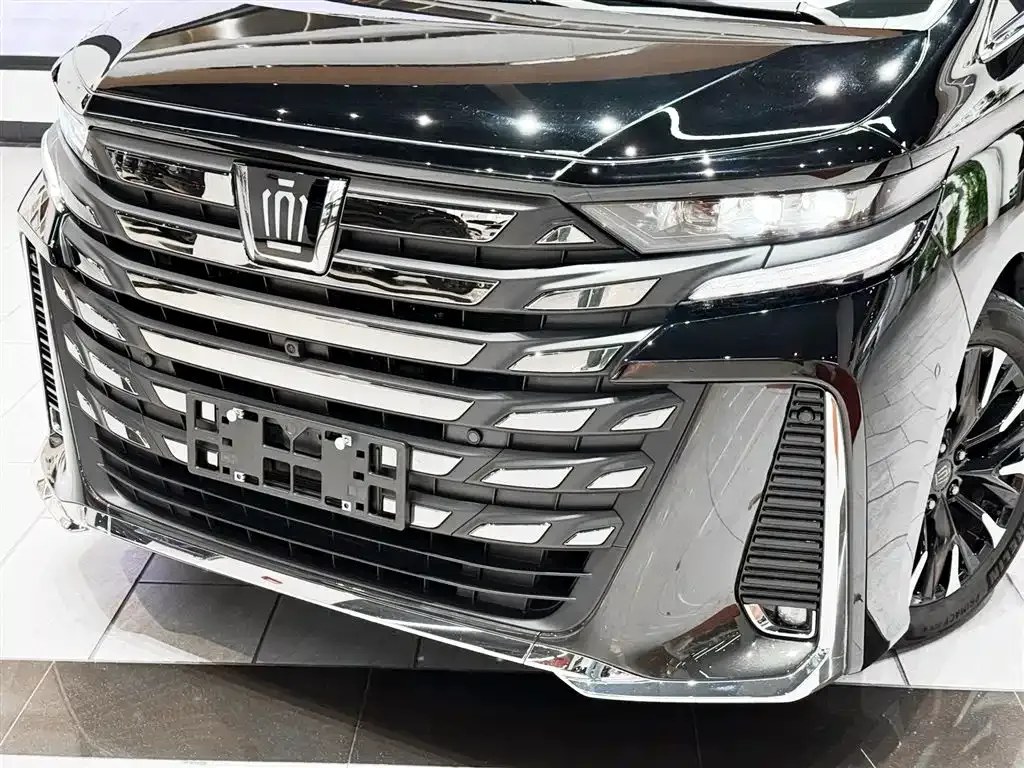 Toyota Vellfire — фото 8