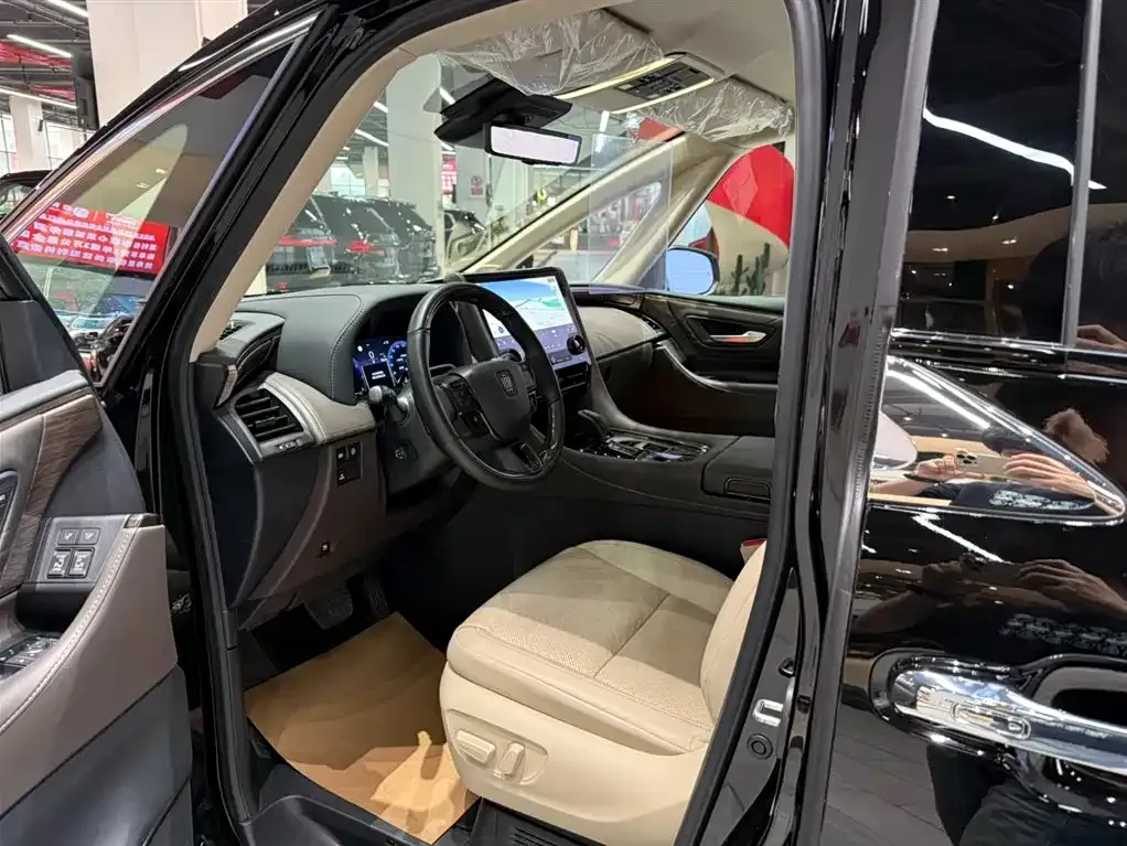Toyota Vellfire — фото 7