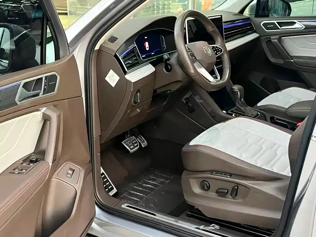 Volkswagen Tiguan L 2022 из CN, фото 2