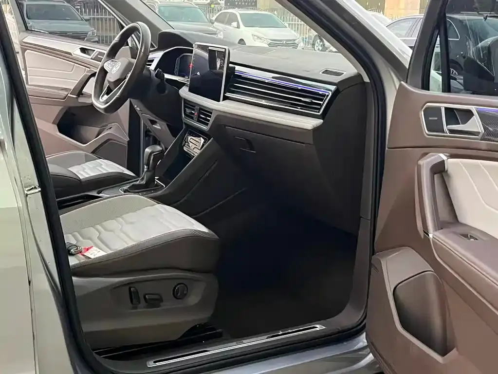 Volkswagen Tiguan L 2022 из CN, фото 5
