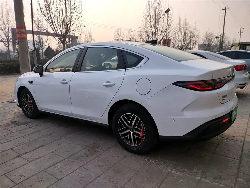 BYD Seal 05 DM-i — фото 6