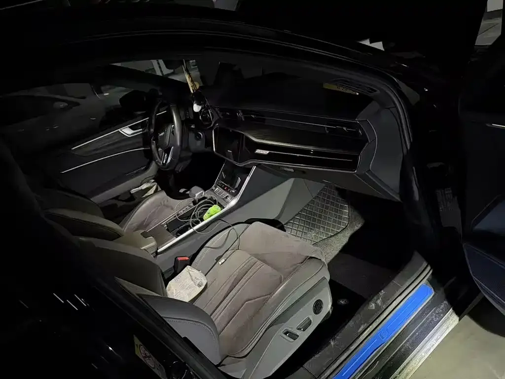 Audi A6L 2024 из CN, фото 6