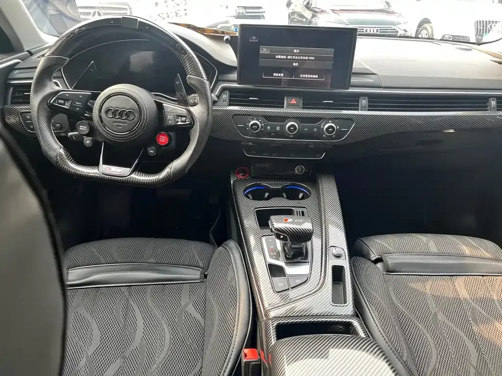 Audi A4L 2021 из CN, фото 5