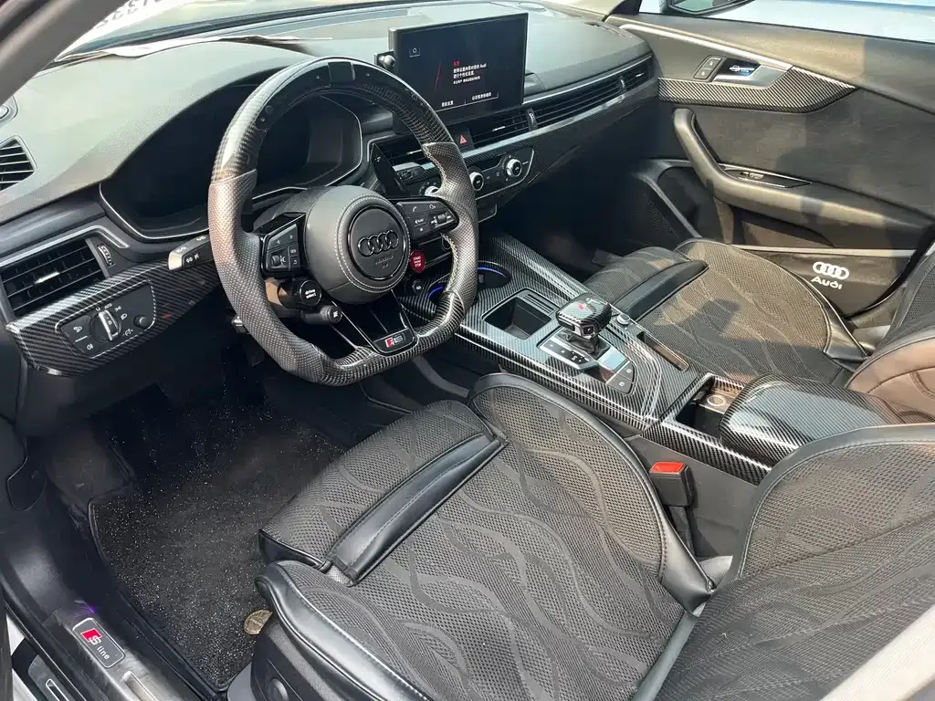 Audi A4L 2021 из CN, фото 6