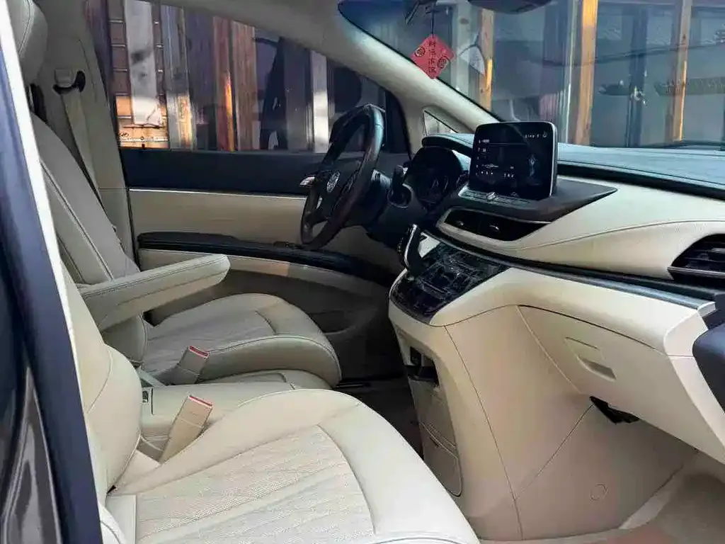 Buick GL8 2024 из CN, фото 3