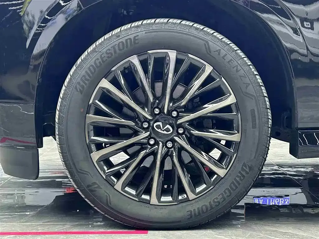 Infiniti QX80 2025 из CN, фото 8