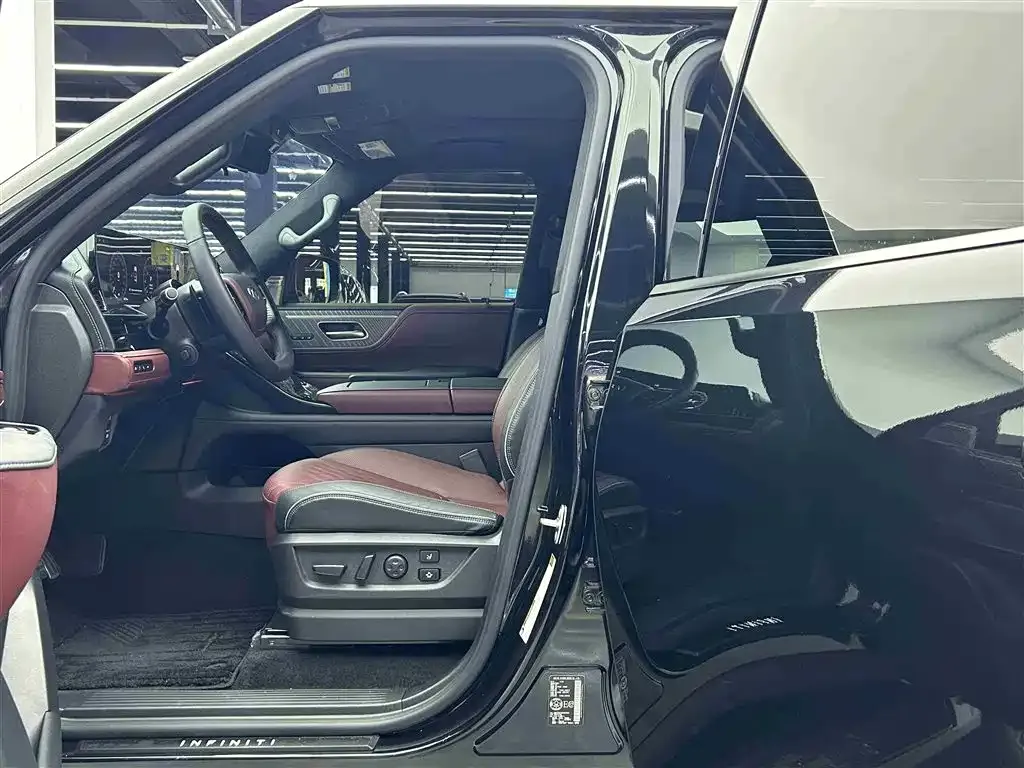 Infiniti QX80 2025 из CN, фото 6