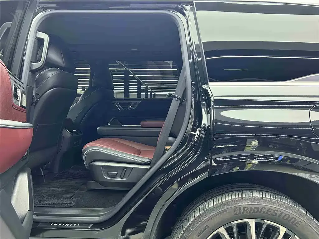 Infiniti QX80 2025 из CN, фото 5