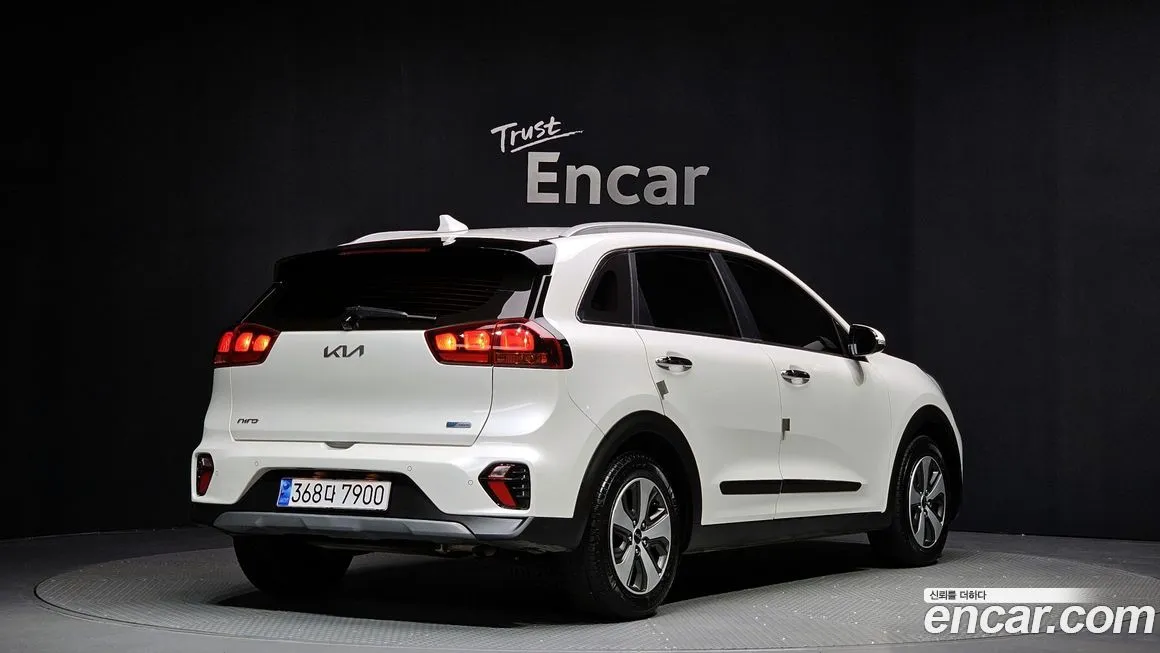 Kia Niro — фото 10