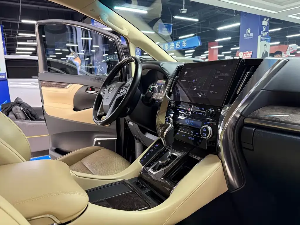 Toyota Vellfire 2021 из CN, фото 10