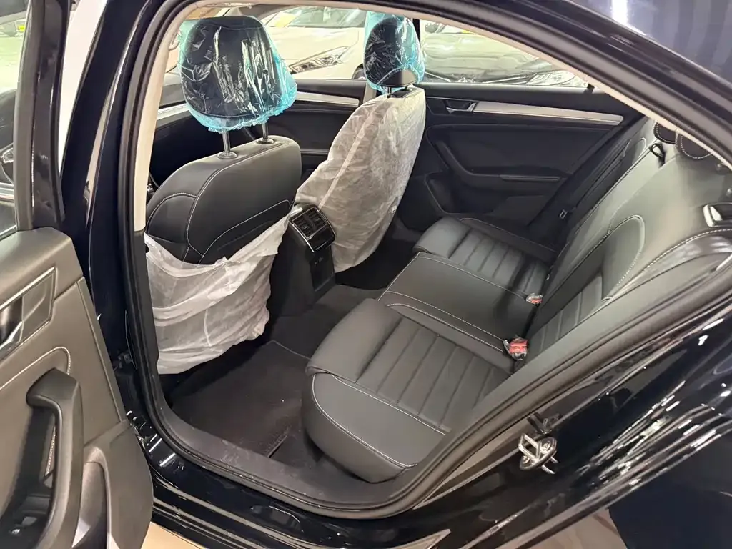 Skoda Superb — фото 10