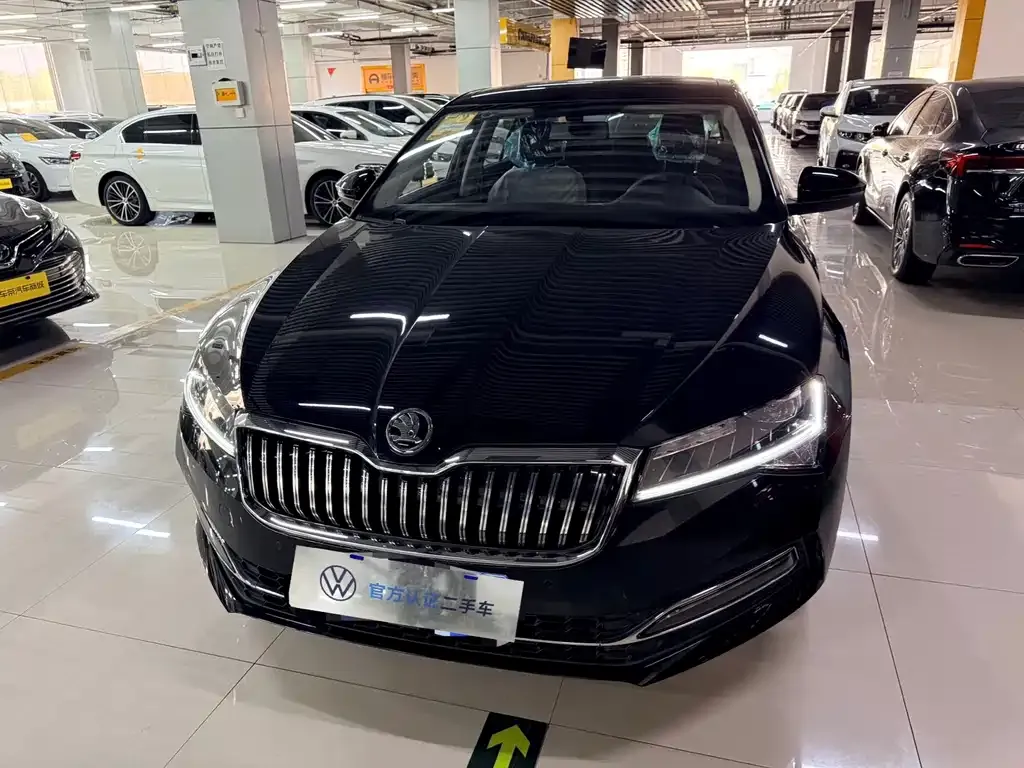 Skoda Superb — фото 2