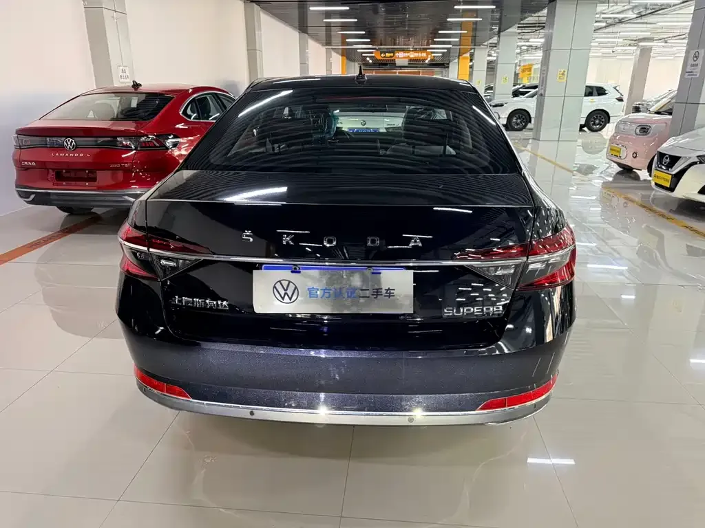Skoda Superb — фото 4