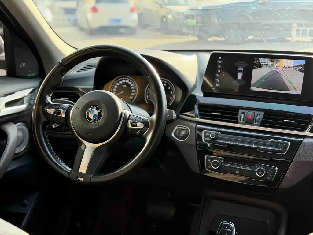 BMW X1 — фото 10