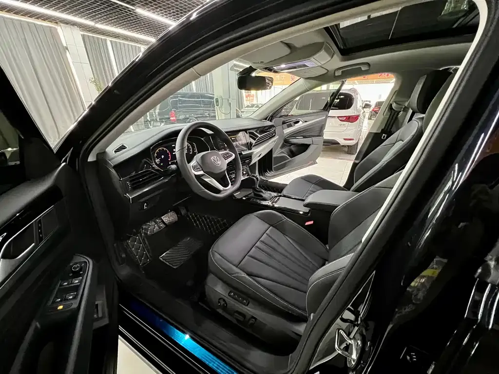 Volkswagen Passat 2025 из CN, фото 2