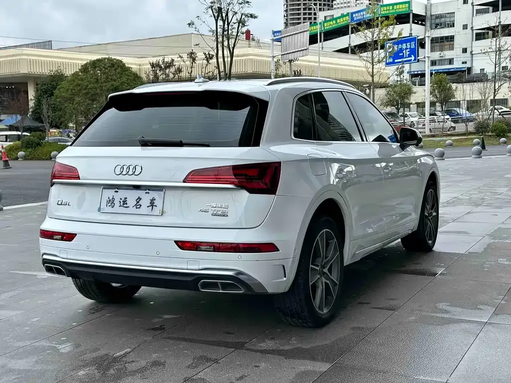Audi Q5L — фото 2