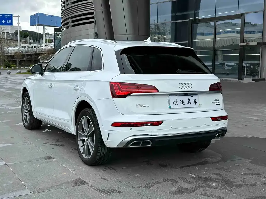 Audi Q5L — фото 3