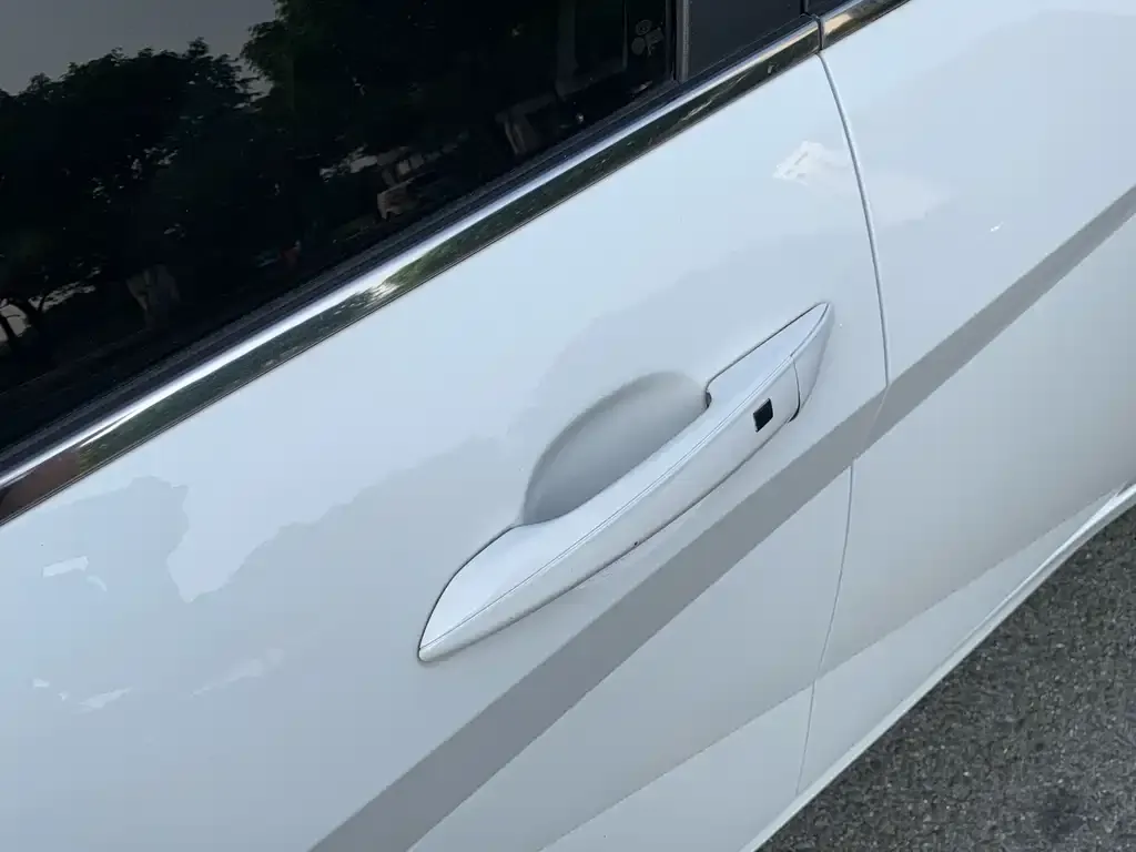 Hyundai Elantra — фото 10