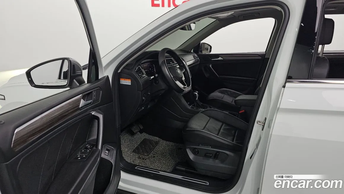 Volkswagen Tiguan — фото 7