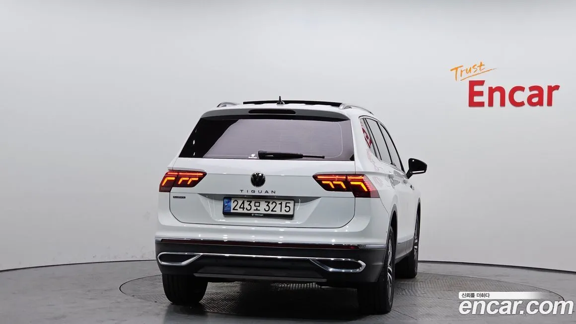 Volkswagen Tiguan — фото 3