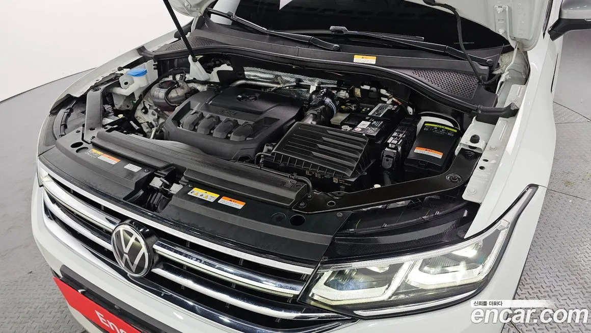 Volkswagen Tiguan — фото 10