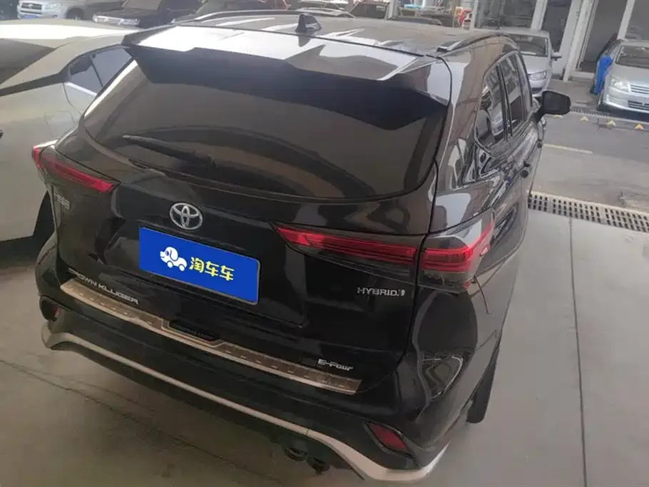 Toyota Crown Kluger 2023 из CN, фото 6