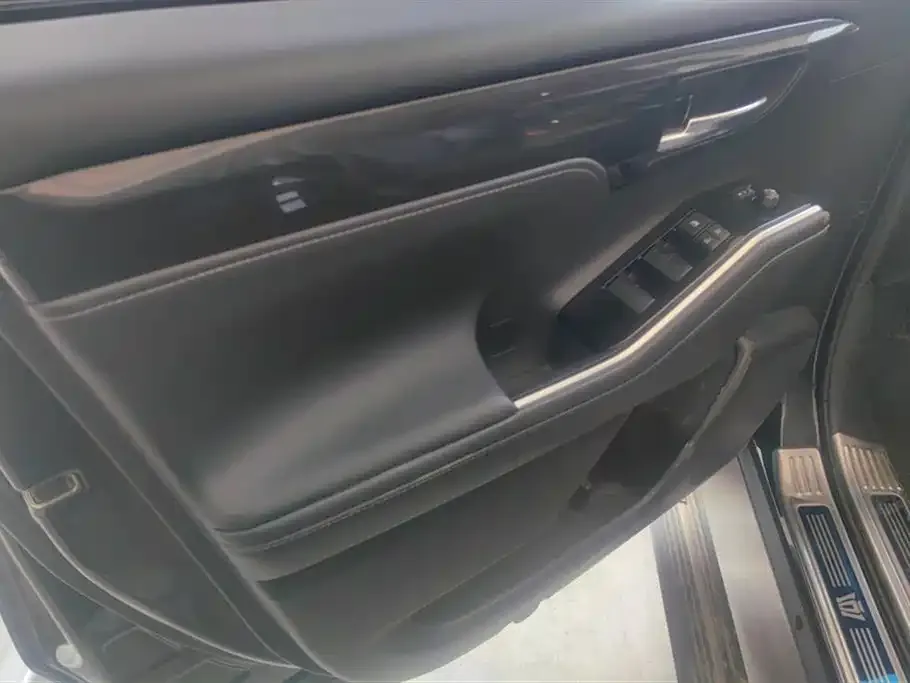 Toyota Crown Kluger 2023 из CN, фото 8
