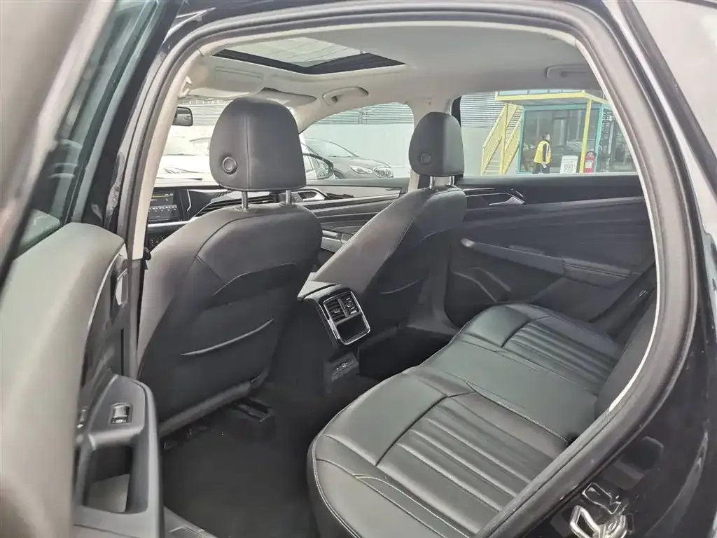 Volkswagen Passat 2023 из CN, фото 6