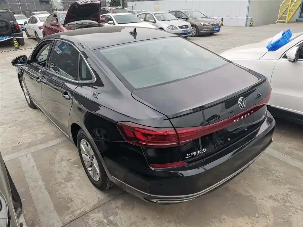 Volkswagen Passat 2023 из CN, фото 4