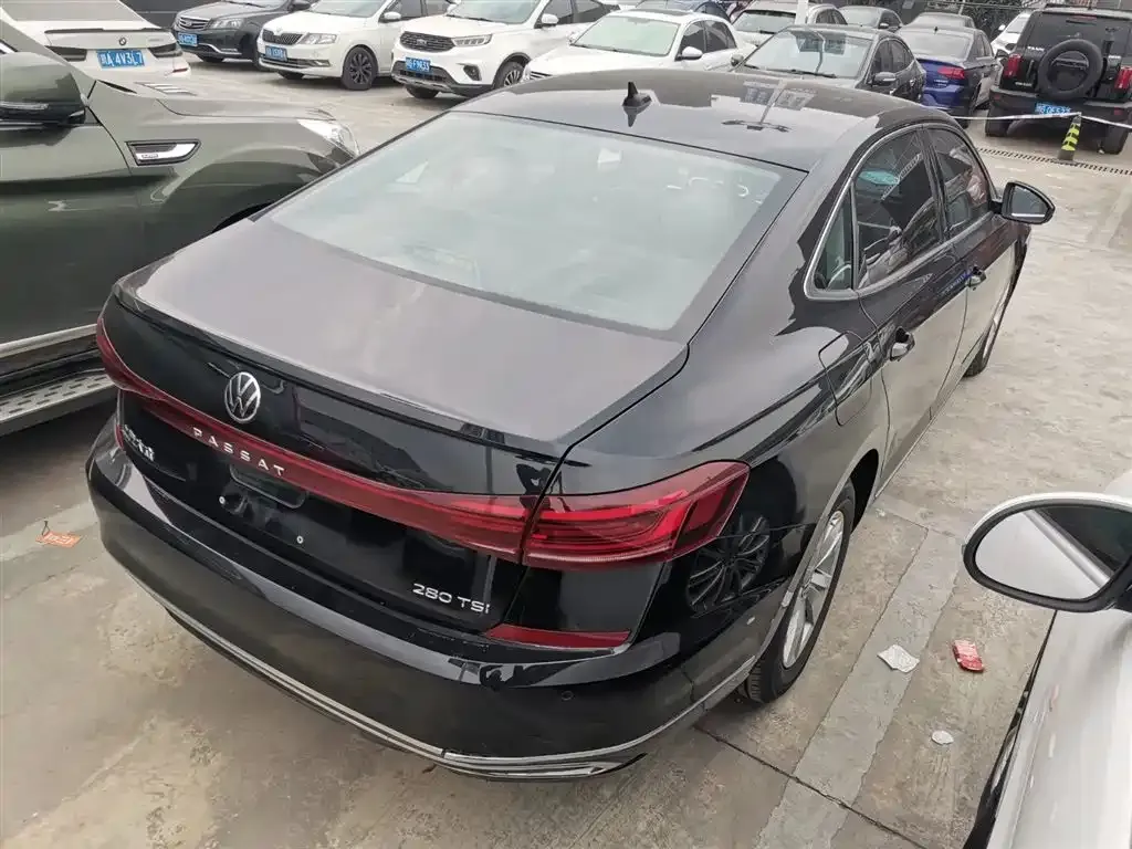 Volkswagen Passat 2023 из CN, фото 7