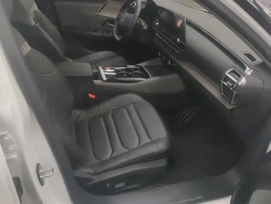 Citroen C5 X 2024 из CN, фото 4