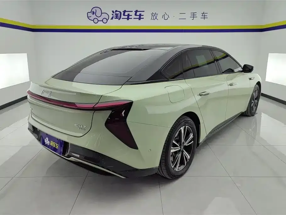 Hongqi EH7 2024 из CN, фото 6
