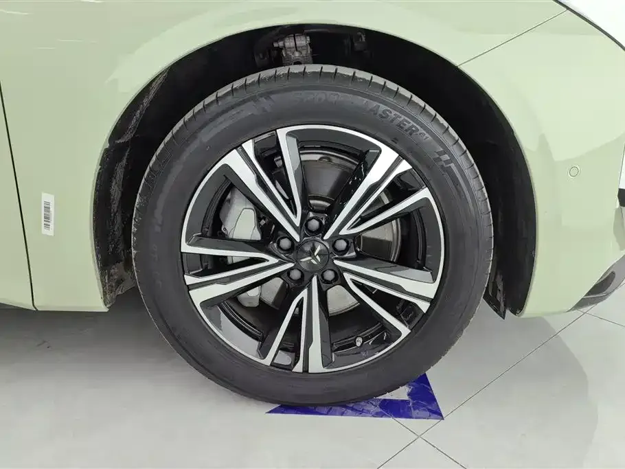 Hongqi EH7 2024 из CN, фото 10