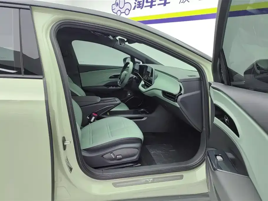 Hongqi EH7 2024 из CN, фото 2