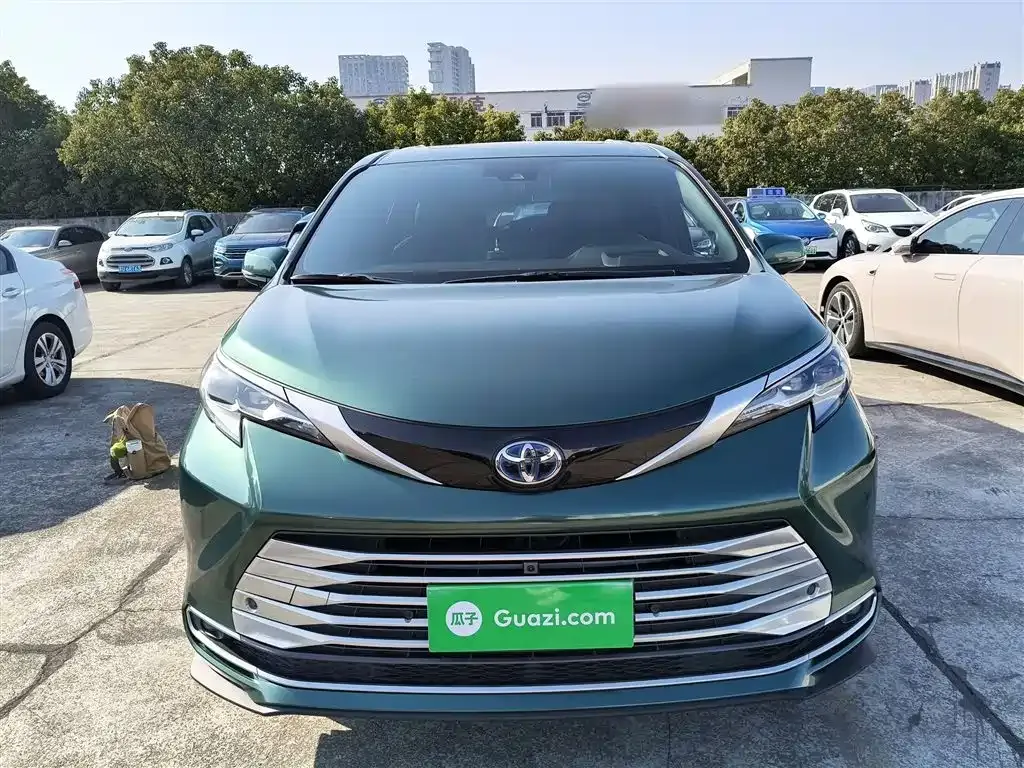 Toyota Sienna 2022 из CN, фото 2