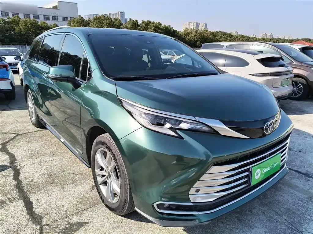 Toyota Sienna 2022 из CN, фото 3